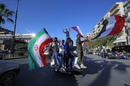 Damaskā protestē pret ASV un tās sabiedroto raķešu triecienu - 7