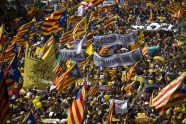  Barselonā protestē pret līderu apcietināšanu