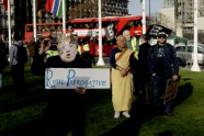 Londonā protestē pret Lielbritānijas veikto raķešu triecienu Sīrijai - 7