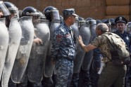 Armēnijā turpinās protesti pret Sargsjana ievēlēšanu premjera amatā - 3