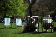 Cilvēki Londonā izbauda siltāko aprīļa dienu (19.04.18) - 7