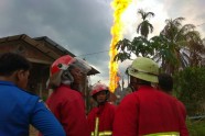 Naftas urbuma degšana Indonēzijā  - 10