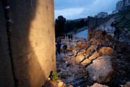 Plūdos Izraēlas dienvidos dzīvību zaudējuši astoņi jaunieši - 1
