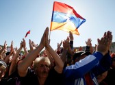 Armēnijā 20 000 demonstrantu Erevānā aicina parlamentu atbalstīt Pašinjanu premjera amatam - 9