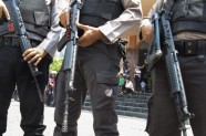 Sprādzienos pret baznīcām Indonēzijā nogalināti vismaz divi cilvēki un ievainoti 13 - 1