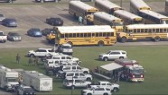 Vidusskolā Teksasā izcēlusies apšaude - 6