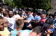 Albānijas opozīcijas atbalstītāji pieprasa premjera atkāpšanos - 3