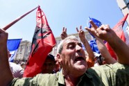 Albānijas opozīcijas atbalstītāji pieprasa premjera atkāpšanos - 6