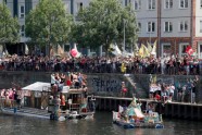 AfD atbalstītāju un viņu pretinieku demonstrācija Berlīnē - 6