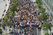 AfD atbalstītāju un viņu pretinieku demonstrācija Berlīnē - 8
