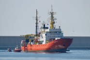 Spānijas Valensijas ostā ierodas palīdzības kuģi ar migrantiem - 2