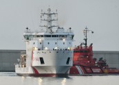 Spānijas Valensijas ostā ierodas palīdzības kuģi ar migrantiem - 7