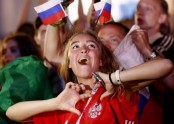 Futbols fans Pasaules kauss Krievija. Meitenes - 24