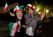 Sievietes no Irānas fano par futbolu Teherānā - 1