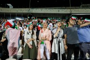 Sievietes no Irānas fano par futbolu Teherānā - 3