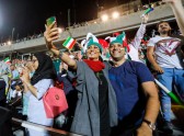 Sievietes no Irānas fano par futbolu Teherānā - 9