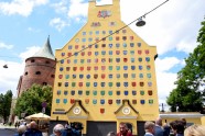 Pašvaldības Latvijai dāvina apgleznotu ģerboņu sienu - 18