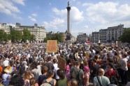 Londonas ielās pret Trampa vizīti protestē 250 tūkstoši - 2