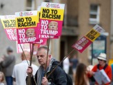 Tūkstošiem cilvēku Edinburgā protestē pret Trampa vizīti - 6