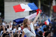 Parīze svin Francijas uzvaru PČ-2018 - 8