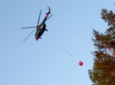  Kā NBS no helikoptera dzēš meža ugunsgrēku Valdgales pagastā - 4