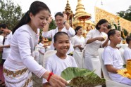 Taizemes alās izglābtos puišus iesvēta budistu ceremonijā - 24