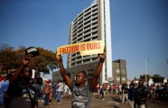 Opozīcijas atbalstītāju protesti Zimbabvē - 9