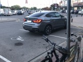 BMW invalīdu stāvvietā - 1