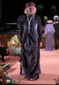 Jūgendstila tērpu modes parāde pārsteidz ar krāšņiem tērpiem un aksesuāriem - 99
