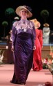Jūgendstila tērpu modes parāde pārsteidz ar krāšņiem tērpiem un aksesuāriem - 117