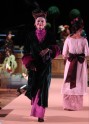 Jūgendstila tērpu modes parāde pārsteidz ar krāšņiem tērpiem un aksesuāriem - 121