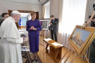 Igaunijas prezidente Kersti Kaljulaida un pāvests Francisks - 10