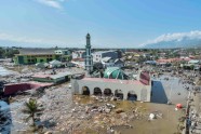 Indonēzijas zemestrīces sekas no putna lidojuma - 13