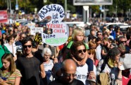 Berlīnē protests pret rasismu - 7