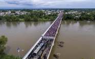 migrantu sadursmes uz Meksikas robežas - 11