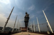 Indijā ceļ augstāko statuju pasaulē - 4