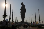 Indijā atkļāj pasaulē augstāko statuju - 1