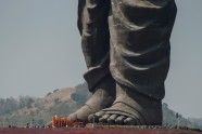 Indijā atkļāj pasaulē augstāko statuju - 5