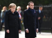 Merkele un Makrons atklāj piemiņas plāksni - 1