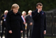 Merkele un Makrons atklāj piemiņas plāksni - 2