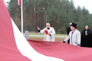 Jūrmalā paceļ valsts simtgadei veltītu Latvijas karogu - 14