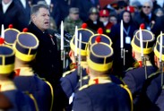 Rumānija valsts simtgadi svin ar militāro parādi - 3