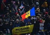 Rumānija valsts simtgadi svin ar militāro parādi - 17
