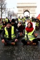 Parīzē sākušās 'dzelteno vestu' sadursmes ar policiju - 3