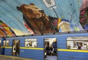"More than us" urbānās mākslas projekts Kijevas metro - 3