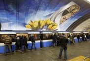 "More than us" urbānās mākslas projekts Kijevas metro - 7