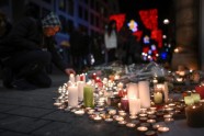 Iedzīvotāji Strasbūrā atvadās no apšaudē bojāgājušajiem - 6