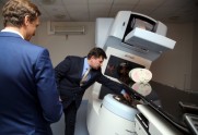 Atklāj pirmo jaunās paaudzes staru terapijas iekārtu Latvijas Onkoloģijas centrā - 11