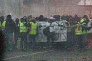 Francijā turpinās 'dzelteno vestu' protesti - 6