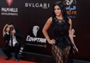 Ēģiptiešu aktrise Rania Jusifa "nepiueklājīgā" kleitā - 3